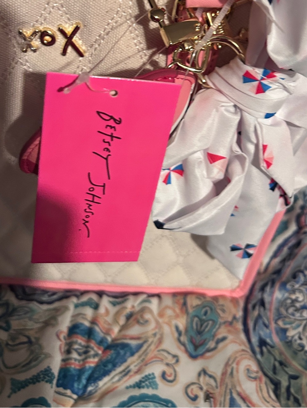 Betsey Johnson Cream and Pink Quilted Tote Beach umbrella tote w Scarf Charm - Picture 4 of 13